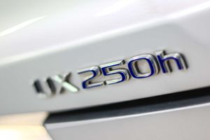 Lexus UX 2.0 250h Business - Foto 11