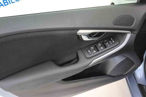 Volvo V40 2.0 D2 Momentum - Foto 29