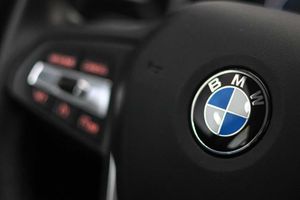 BMW Serie 3 330e Business Design - Foto 40