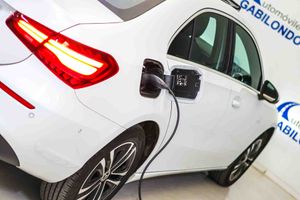 Mercedes Clase A A 250 e Sedán **Techo panorámico** - Foto 9