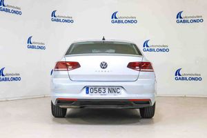 Volkswagen Passat Executive 1.5 TSI 110kW (150CV) DSG **Techo panorámico** - Foto 4