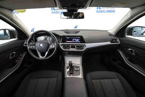 BMW Serie 3 318d Auto. - Foto 32