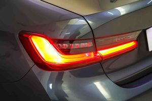 BMW Serie 3 318d Auto. - Foto 17