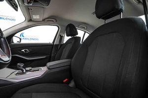 BMW Serie 3 318d Auto. - Foto 28