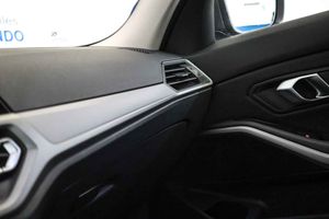 BMW Serie 3 318d Auto. - Foto 46