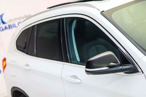 BMW X1 xDrive25e **Techo panorámico** - Foto 29