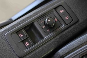 Volkswagen Transporter L1H1 2.0 TDI Business Line - Foto 29