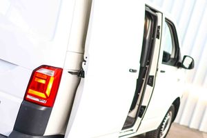 Volkswagen Transporter L1H1 2.0 TDI Business Line - Foto 17