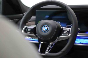 BMW i7 eDrive50 M Sport **Techo panorámico** - Foto 41