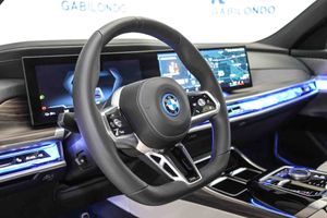 BMW i7 eDrive50 M Sport **Techo panorámico** - Foto 5