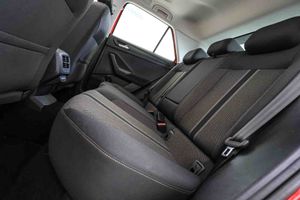 Volkswagen T-Roc Advance 1.5 TSI 110kW (150CV) **Techo panorámico** - Foto 45