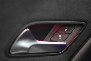 Mercedes Clase A Sedán A 250 e **Techo panorámico** - Foto 34