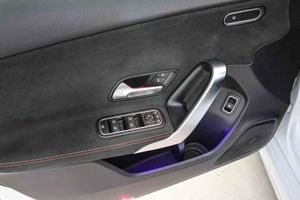 Mercedes Clase A Sedán A 250 e **Techo panorámico** - Foto 32