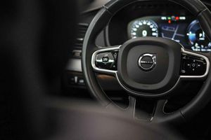 Volvo XC90 2.0 T8 AWD Recharge R-Design Auto **Techo panorámico** 7 Plazas - Foto 37