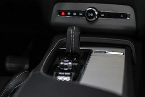 Volvo XC90 2.0 T8 AWD Recharge R-Design Auto **Techo panorámico** 7 Plazas - Foto 43