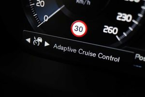 Volvo XC90 2.0 T8 AWD Recharge R-Design Auto **Techo panorámico** 7 Plazas - Foto 65