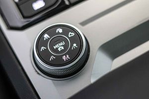 Volkswagen Touareg R 3.0 V6 TSI 340kW Tip 4M **Techo panorámico** - Foto 48