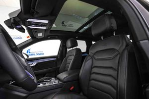 Volkswagen Touareg R 3.0 V6 TSI 340kW Tip 4M **Techo panorámico** - Foto 21