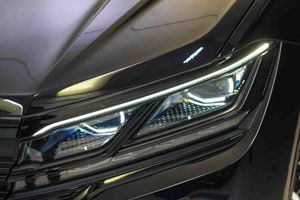 Volkswagen Touareg R 3.0 V6 TSI 340kW Tip 4M **Techo panorámico** - Foto 17