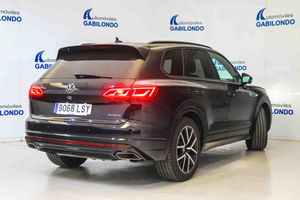 Volkswagen Touareg R 3.0 V6 TSI 340kW Tip 4M **Techo panorámico** - Foto 10