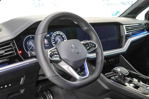 Volkswagen Touareg R 3.0 V6 TSI 340kW Tip 4M **Techo panorámico** - Foto 5