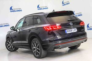 Volkswagen Touareg R 3.0 V6 TSI 340kW Tip 4M **Techo panorámico** - Foto 16