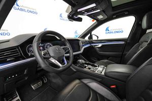 Volkswagen Touareg R 3.0 V6 TSI 340kW Tip 4M **Techo panorámico** - Foto 20