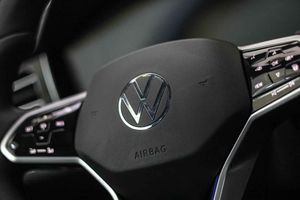 Volkswagen Touareg R 3.0 V6 TSI 340kW Tip 4M **Techo panorámico** - Foto 39