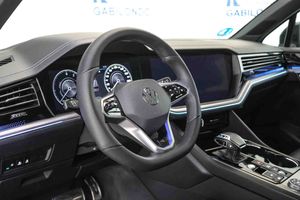 Volkswagen Touareg R 3.0 V6 TSI 340kW Tip 4M **Techo panorámico** - Foto 5