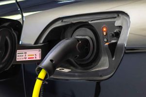 Volkswagen Touareg R 3.0 V6 TSI 340kW Tip 4M **Techo panorámico** - Foto 8