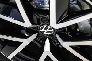 Volkswagen Touareg R 3.0 V6 TSI 340kW Tip 4M **Techo panorámico** - Foto 22