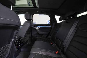 Volkswagen Touareg R 3.0 V6 TSI 340kW Tip 4M **Techo panorámico** - Foto 26