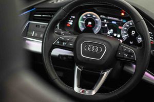 Audi Q8 55 TFSIe 280kW Black Line Pl quattro tip SLine **Techo panorámico** - Foto 40