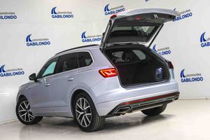 Volkswagen Touareg R-Line 3.0 V6 TDI 170kW Tip 4M **Techo solar** - Foto 21