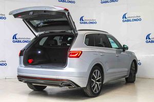Volkswagen Touareg R-Line 3.0 V6 TDI 170kW Tip 4M **Techo solar** - Foto 17
