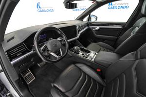 Volkswagen Touareg R-Line 3.0 V6 TDI 170kW Tip 4M **Techo solar** - Foto 28