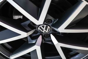 Volkswagen Touareg R-Line 3.0 V6 TDI 170kW Tip 4M **Techo solar** - Foto 23