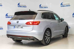 Volkswagen Touareg R-Line 3.0 V6 TDI 170kW Tip 4M **Techo solar** - Foto 9
