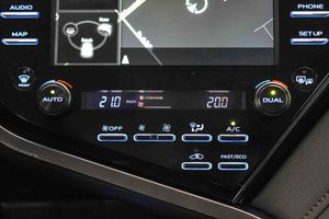 Toyota Camry 2.5 220H Advance - Foto 42