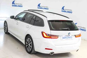 BMW Serie 3 318d Touring Auto - Foto 13