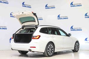 BMW Serie 3 318d Touring Auto - Foto 17