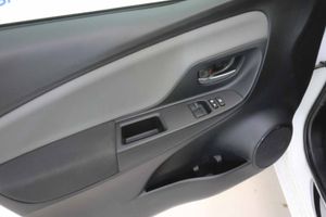 Toyota Yaris 1.5 100H Active - Foto 13