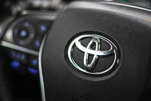 Toyota Camry 2.5 220H Advance - Foto 34