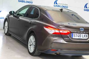 Toyota Camry 2.5 220H Advance - Foto 25