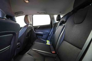 Volvo XC60 2.0 D4 Momentum - Foto 23
