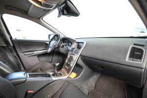 Volvo XC60 2.0 D4 Momentum - Foto 21