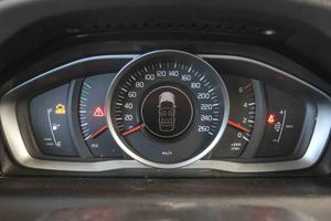 Volvo XC60 2.0 D4 Momentum - Foto 16