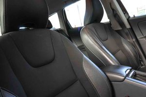 Volvo XC60 2.0 D4 Momentum - Foto 22