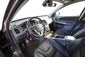 Volvo XC60 2.0 D4 Momentum - Foto 13