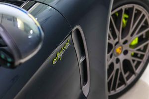 Porsche Panamera 4 E-Hybrid Platinum Edit Sport Turismo **Techo panorámico** - Foto 20
